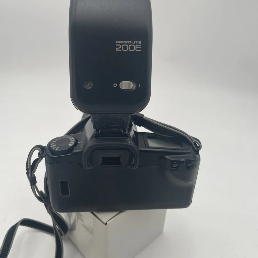 Canon EOS Rebel DSLR Camera +Canon 80-200mm Zoom Lens +Canon 200E Flash+Battery